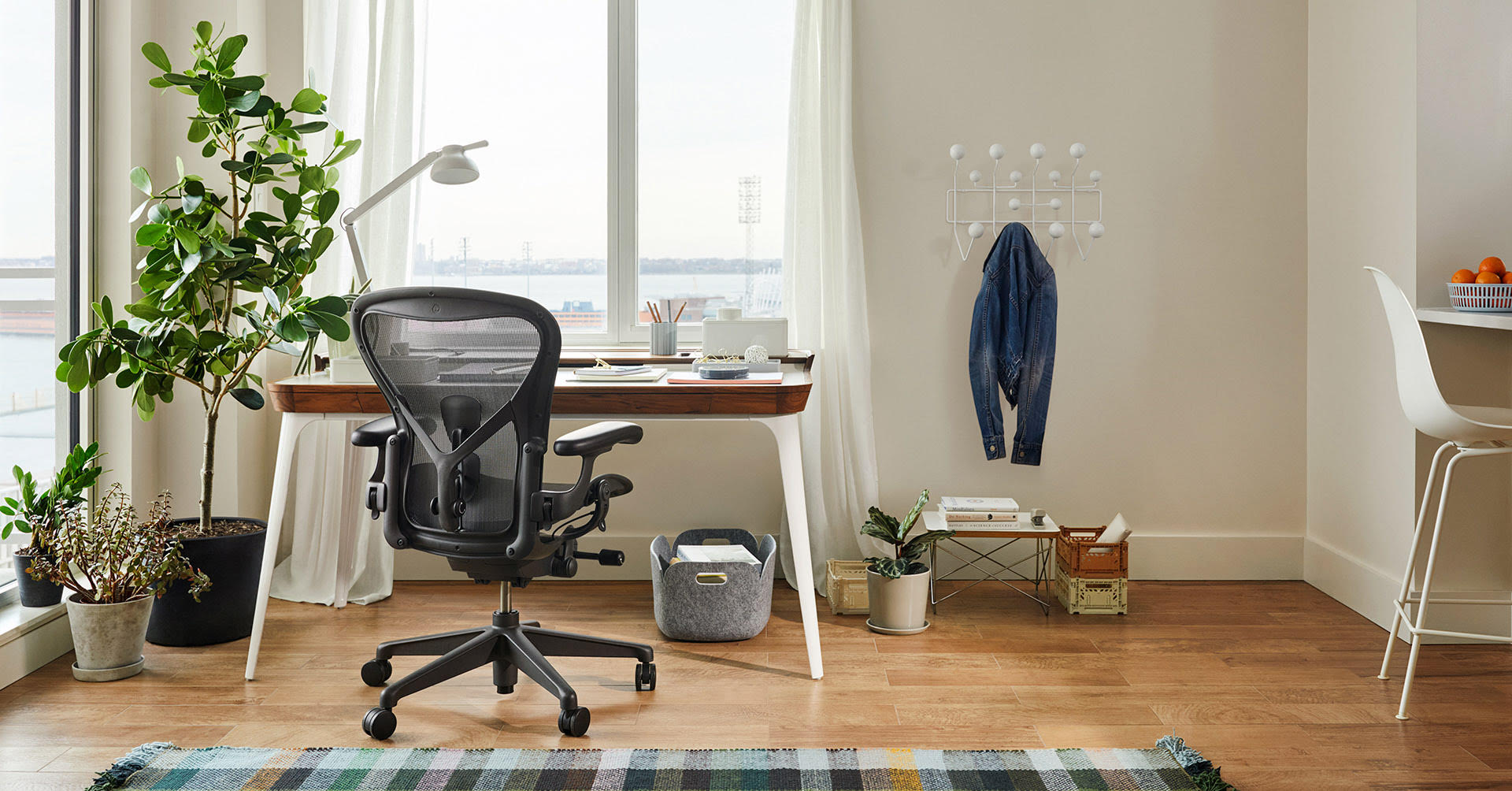 Aeron Graphite Polished Office Chair